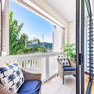https://tropical-marina-lifestyle-the-boathouse-airlie.queenslandhotels.net